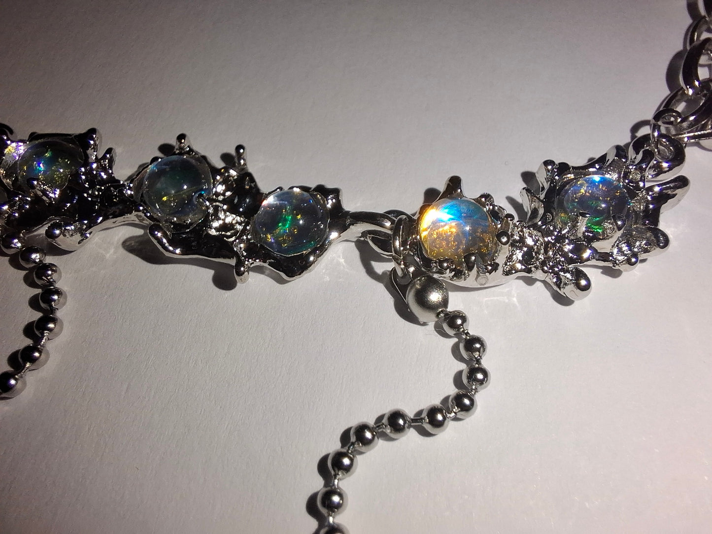 🌌 Opal Halskette Damen Silber – Glänzende Kette mit schimmernden Steinen | Mystischer Y2K Schmuck