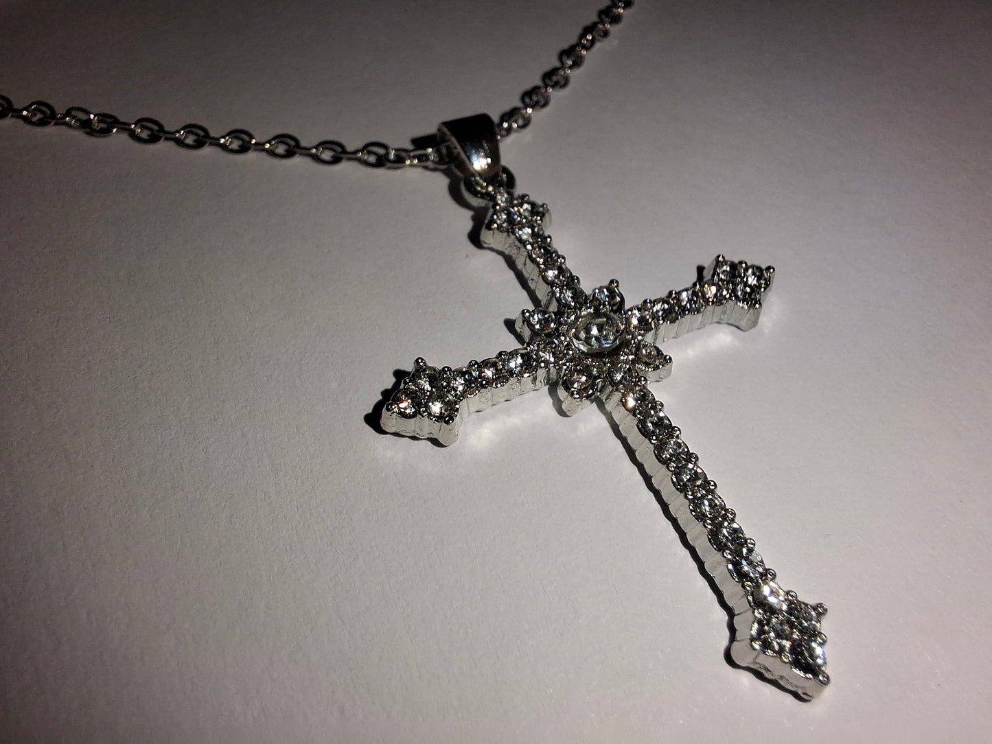 ✨ Kreuz Kette Damen Silber mit Zirkonia – Glitzernde Kreuzanhänger Halskette | Statement Schmuck & Geschenk