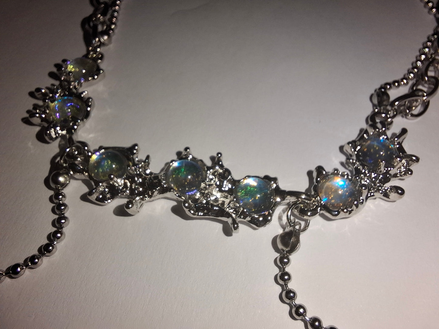 🌌 Opal Halskette Damen Silber – Glänzende Kette mit schimmernden Steinen | Mystischer Y2K Schmuck